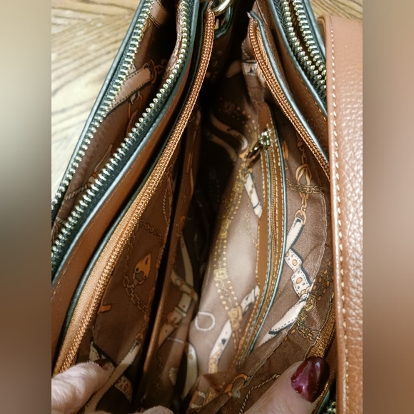 Handbag - Picture 3 of 4